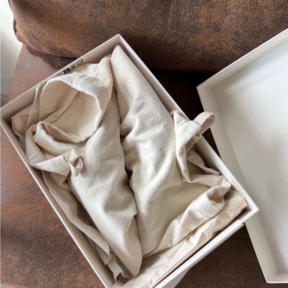 Saint Laurent JEANNE shoes - Picture 9 of 10